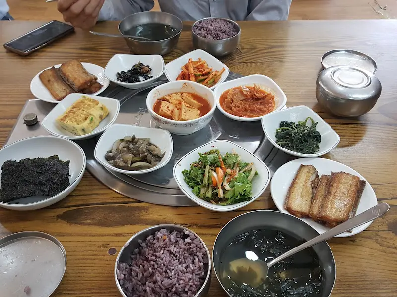 상다리 부러지게 차려진 한 상 차림