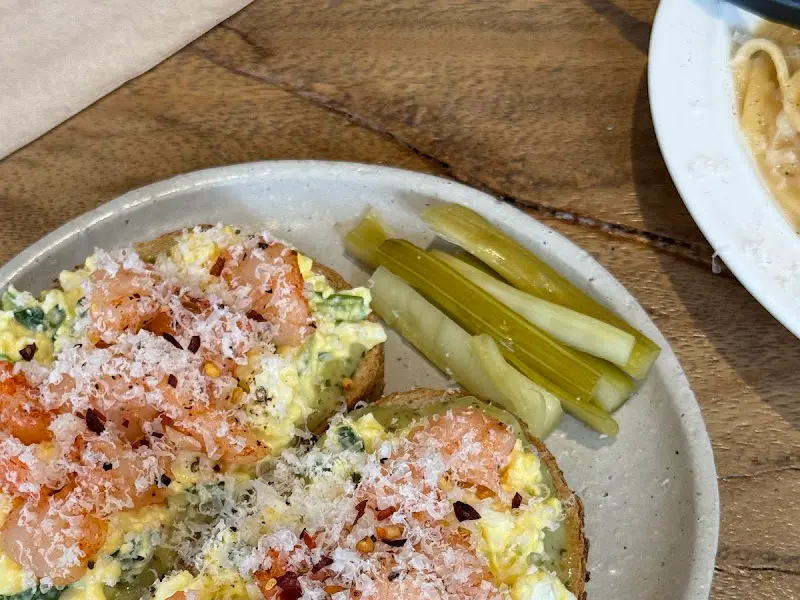 새우 오픈 샌드위치