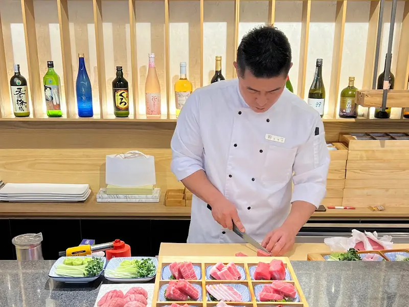 참치 준비하는 셰프