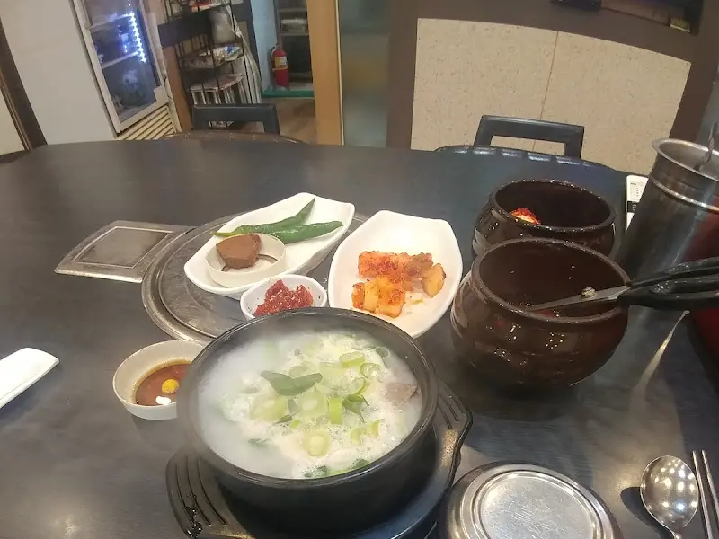 으뜸갈비탕 내부