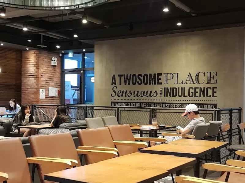 투썸플레이스 2층 내부 모습