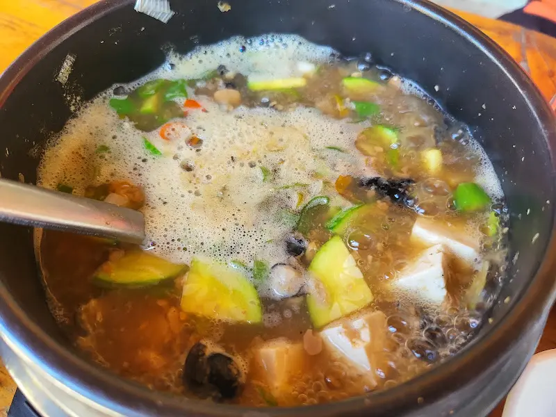 모산재 식당의 우렁된장찌개