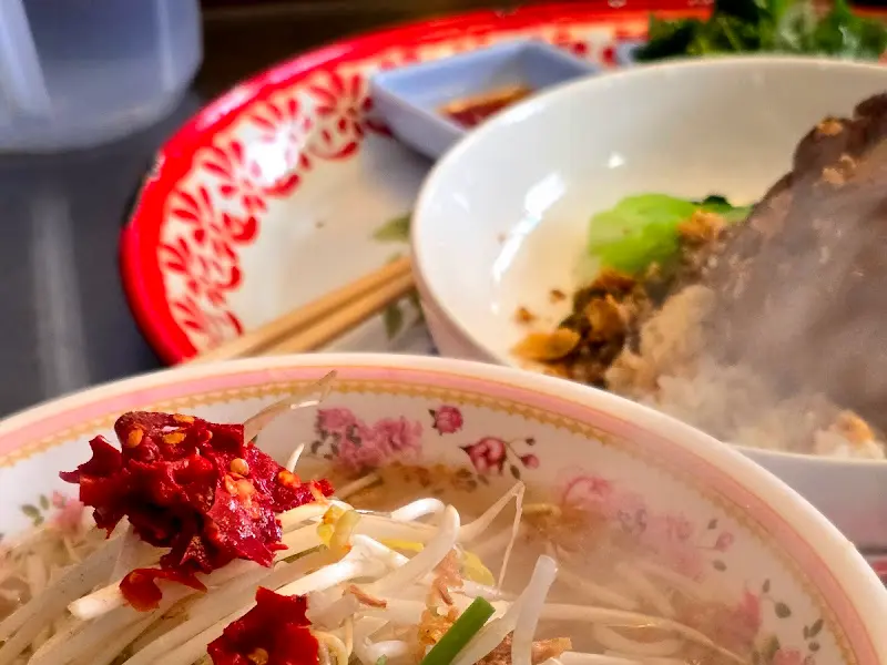 족발덮밥과 새우국밥 투샷