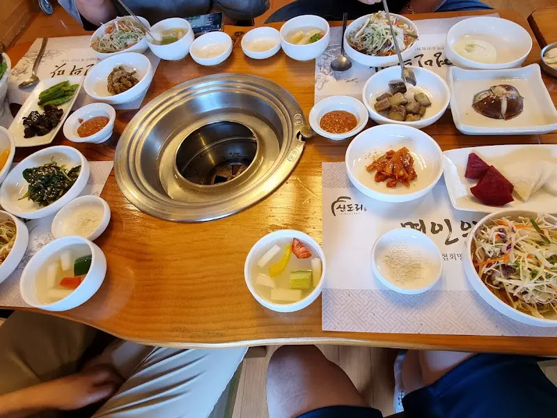 정갈하게 차려진 밑반찬