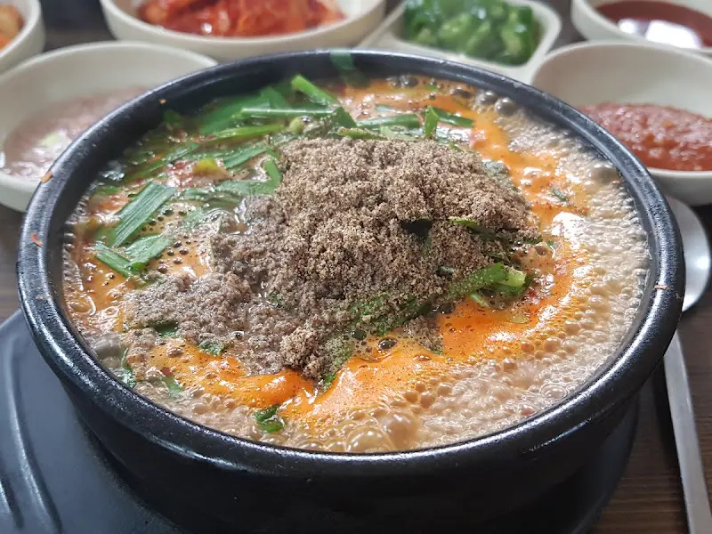 얼큰한 국밥