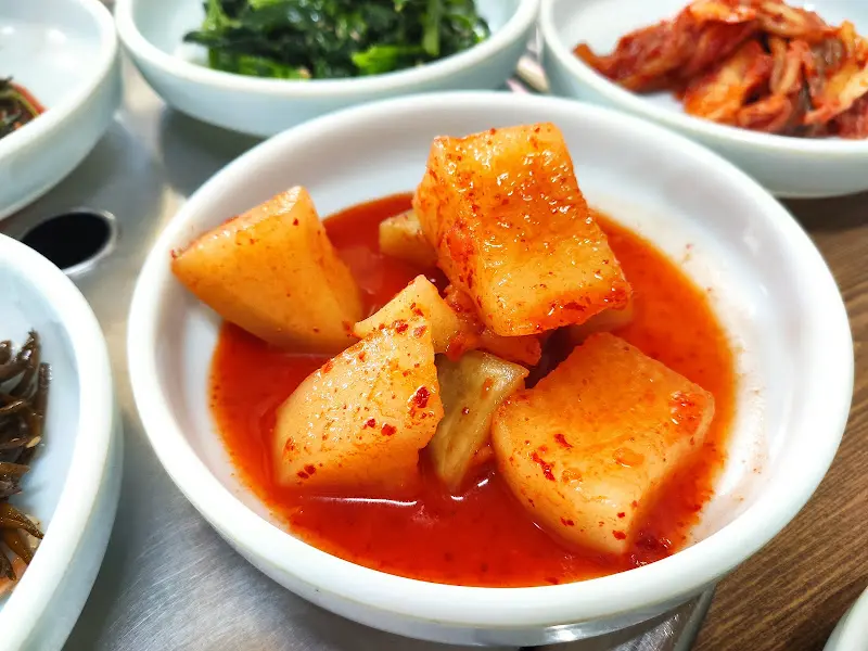 맛깔스러운 깍두기