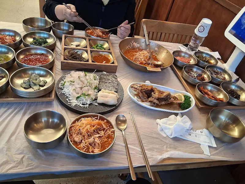 푸짐한 물회 한 상