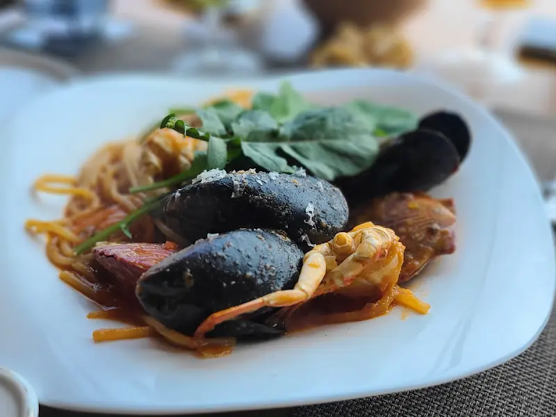 해산물이 듬뿍 들어간 파스타