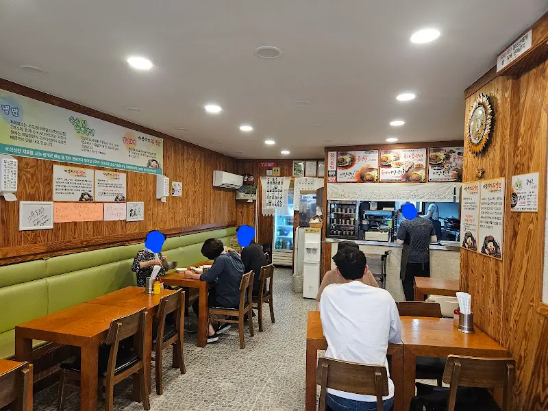 육자냉면 내부