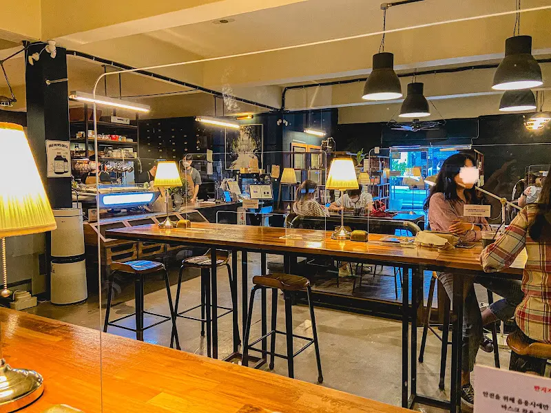 몬스터로스터스 내부 모습