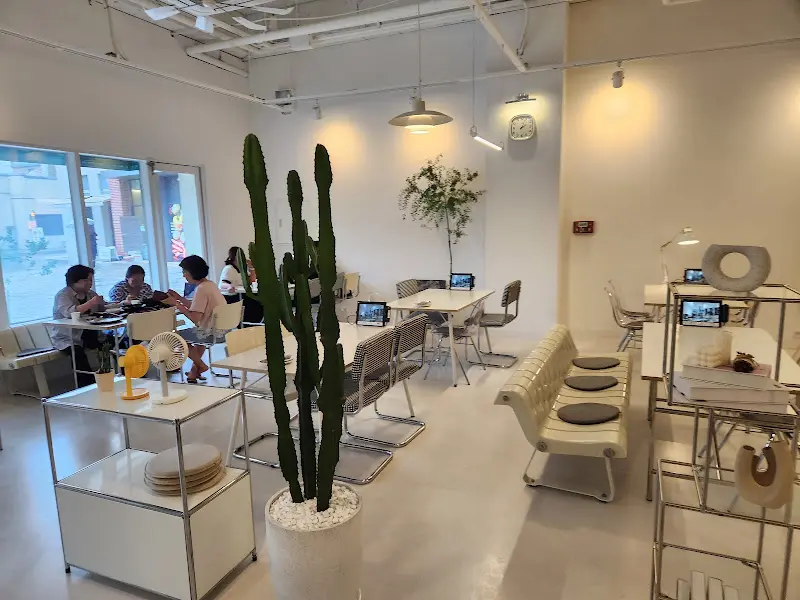 뇽뇽테이블 내부 좌석 배치