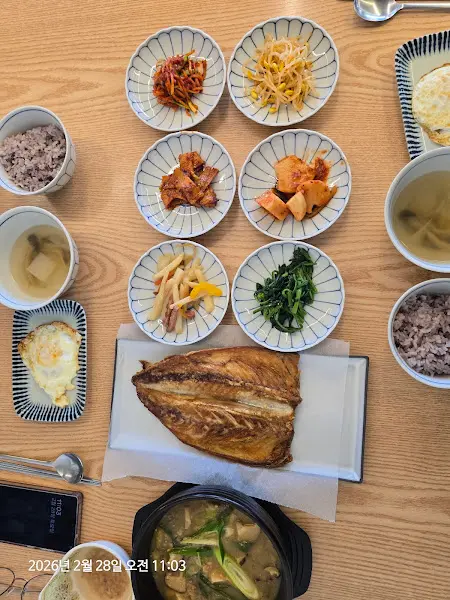 고등어 구이 정식 상차림