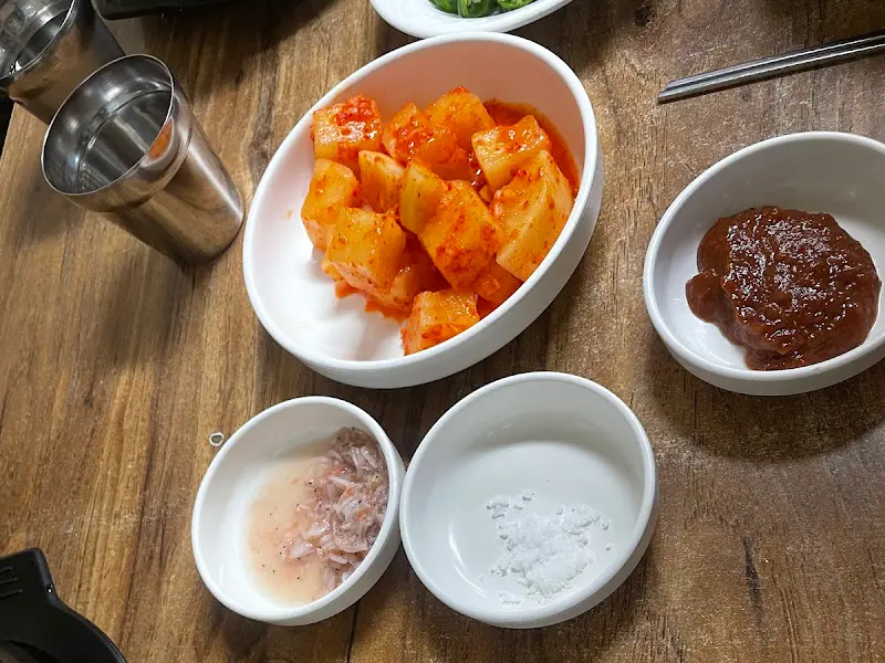 순대국밥과 함께 나오는 밑반찬