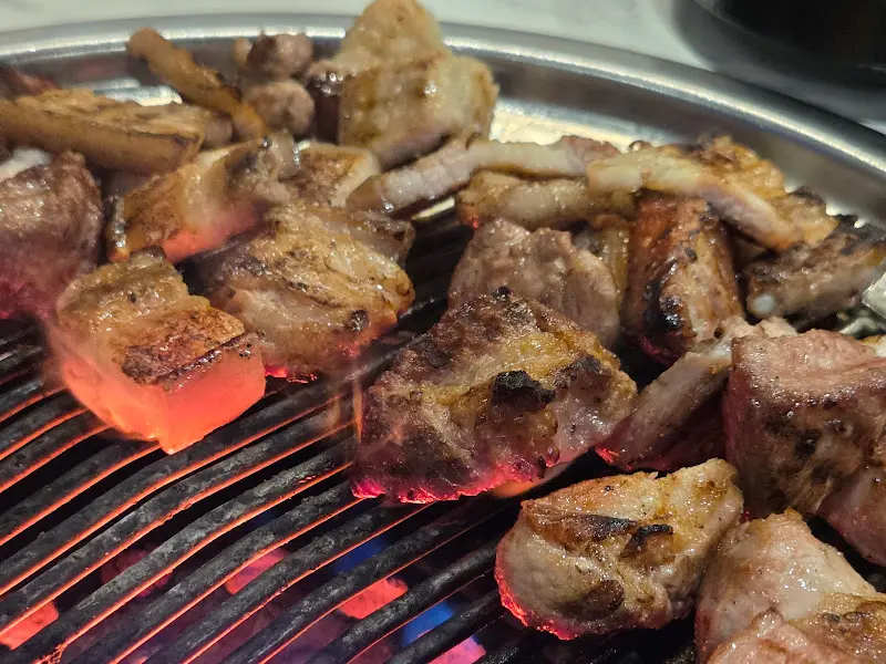 육즙 가득한 흑돼지 목살