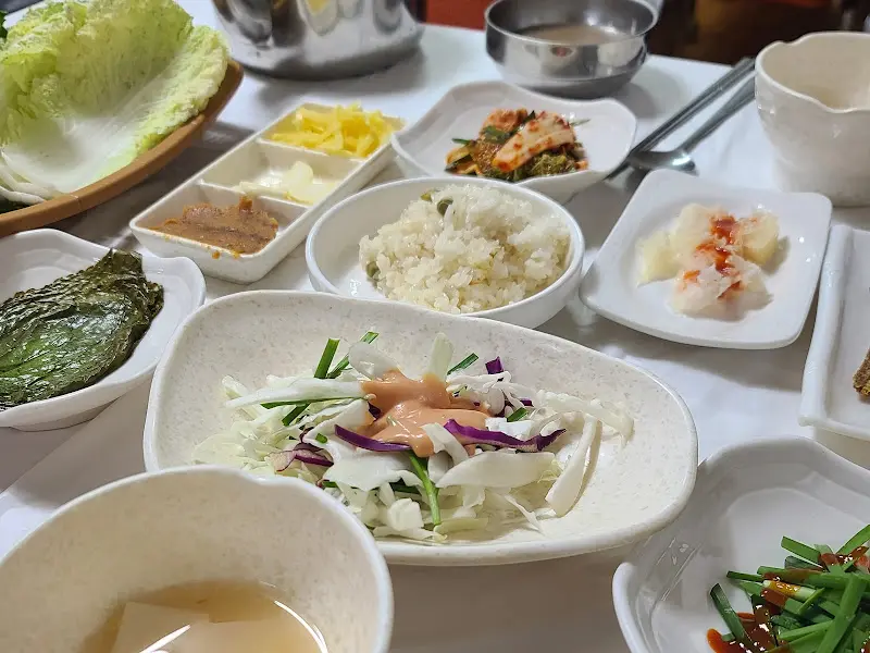 다양한 곁들임 반찬들