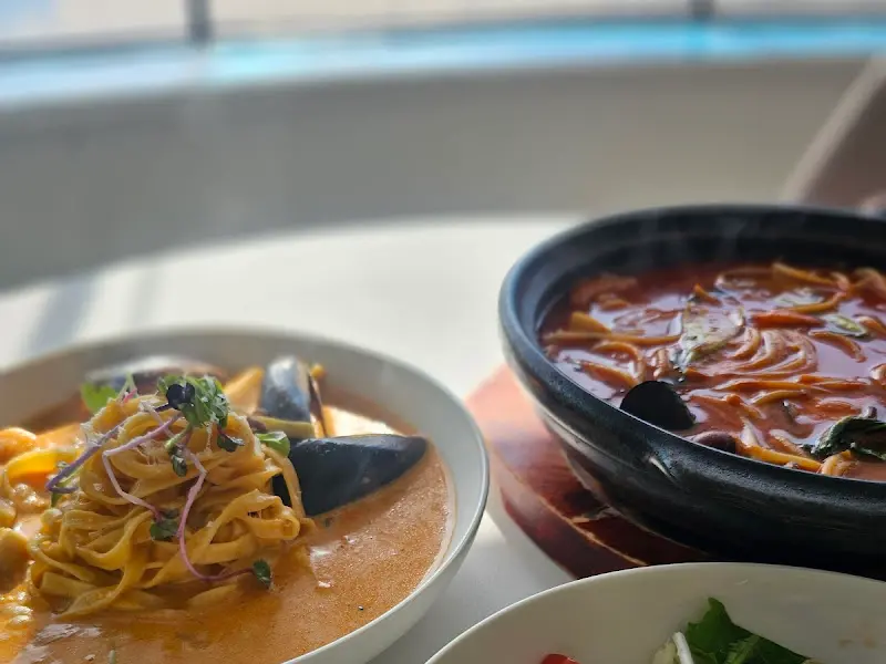 해물뚝배기 파스타와 크림 파스타