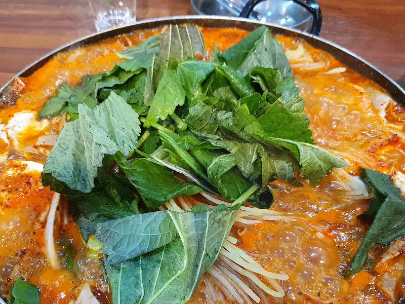 황해식당 곱창전골과 면사리