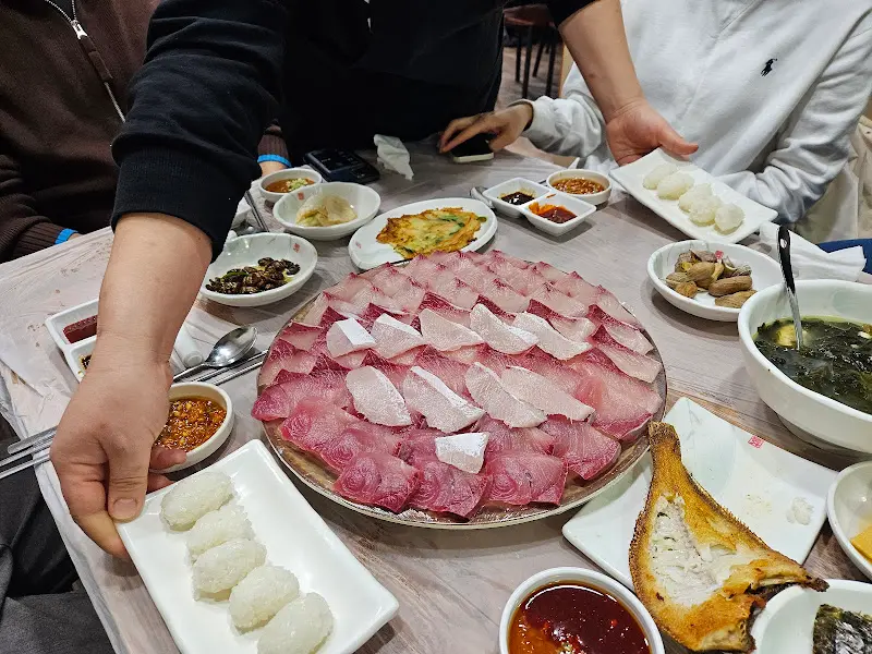 친구들과 함께 즐기는 방어회