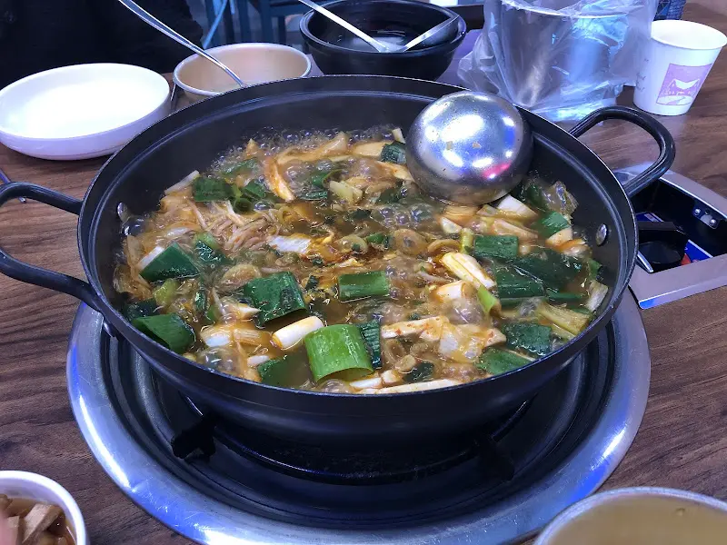 맛있게 끓고 있는 찜갈비