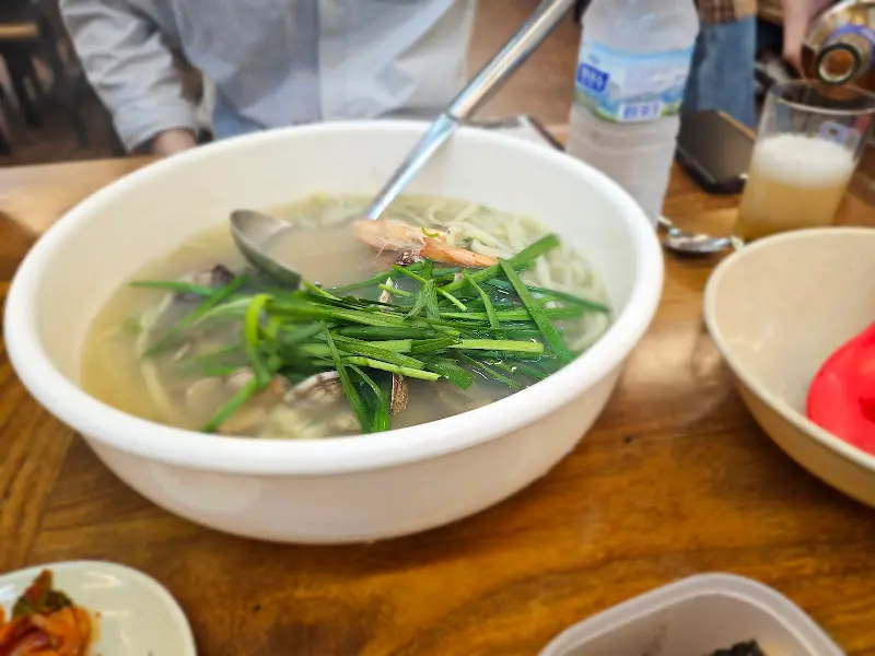 칼국수 한 그릇