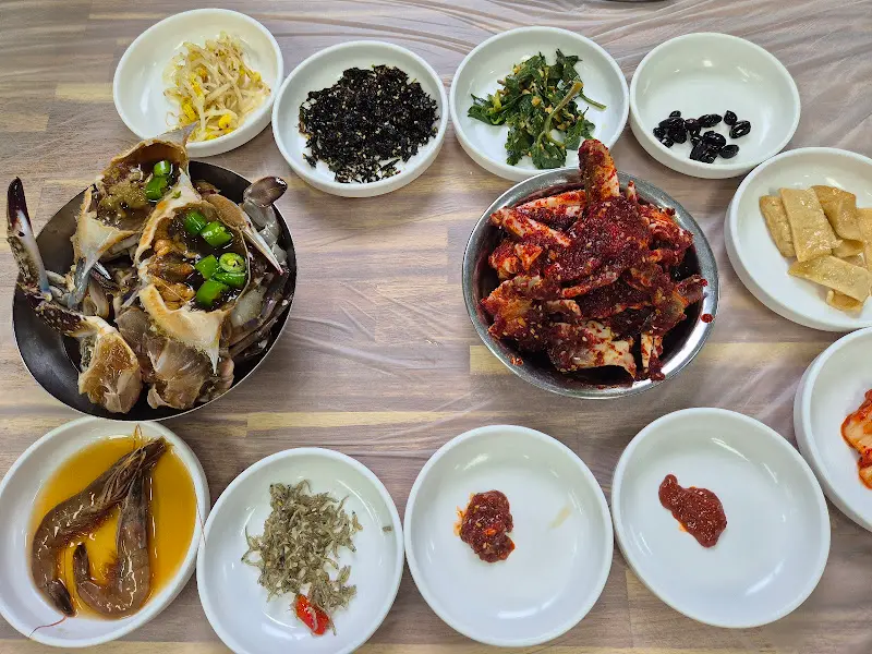 돌게장백반 한상차림