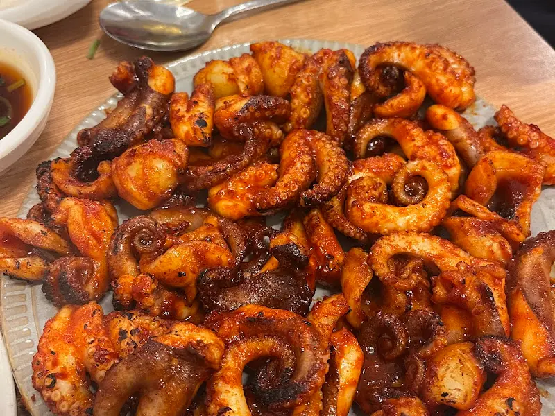 젓가락을 멈출 수 없는 맛