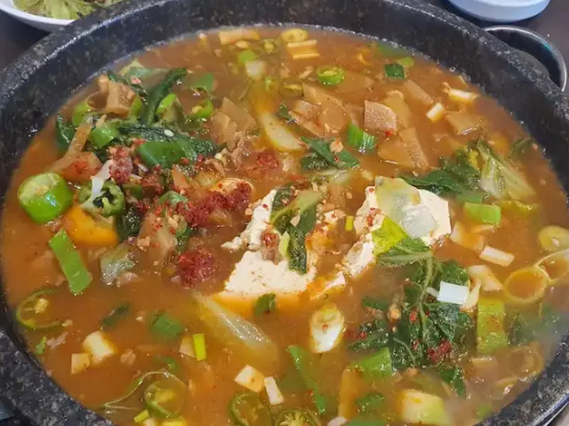 돌판 된장찌개 근접 촬영