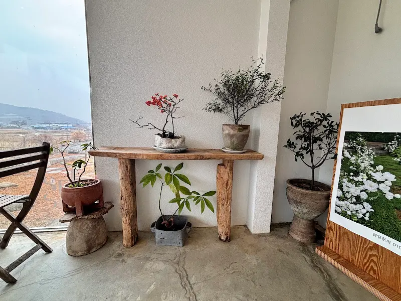 카페 내부 인테리어