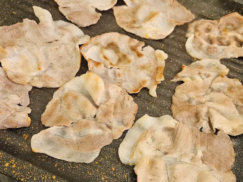 지글지글 익어가는 냉삼겹살