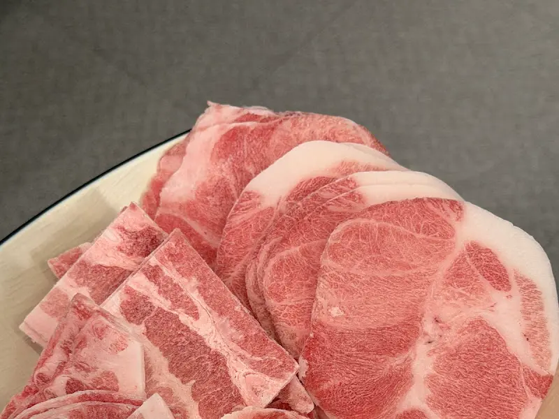 신선한 냉삼겹살