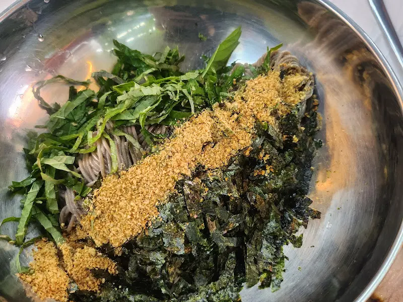 들기름 막국수 근접샷2