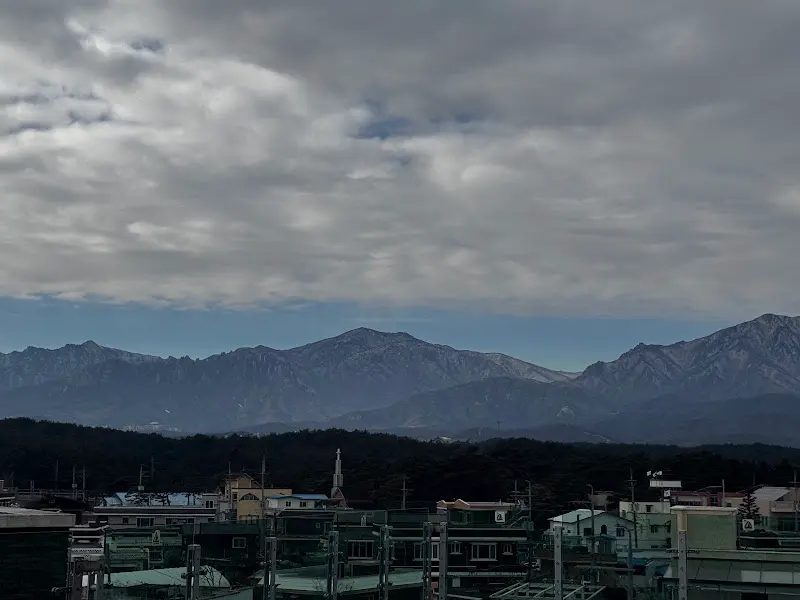 소울브릿지에서 바라본 산