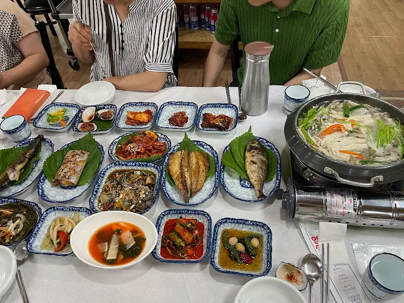 푸짐한 생선구이 정식 한 상 차림