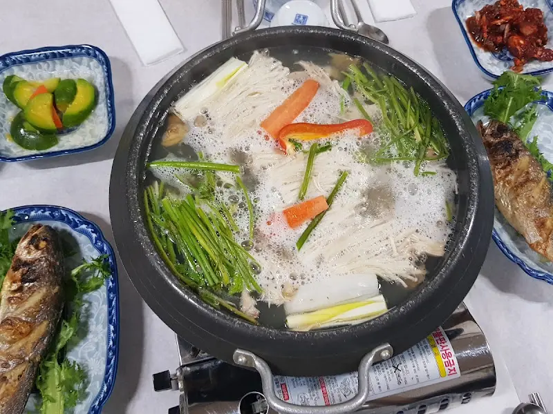 시원한 바지락 버섯 전골