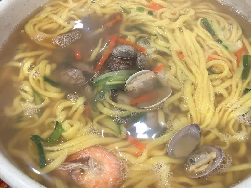 해물칼국수의 클로즈업 샷