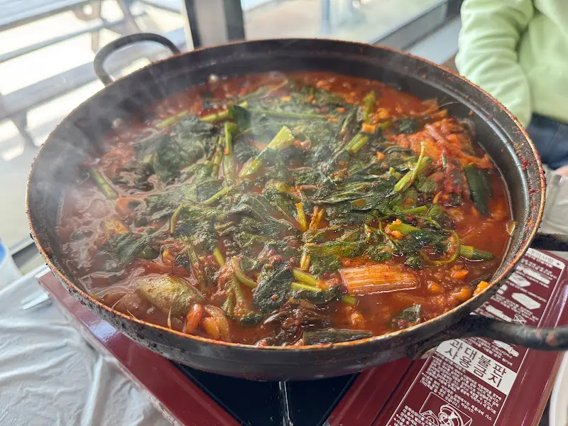 푸짐한 새우탕 한 상 차림