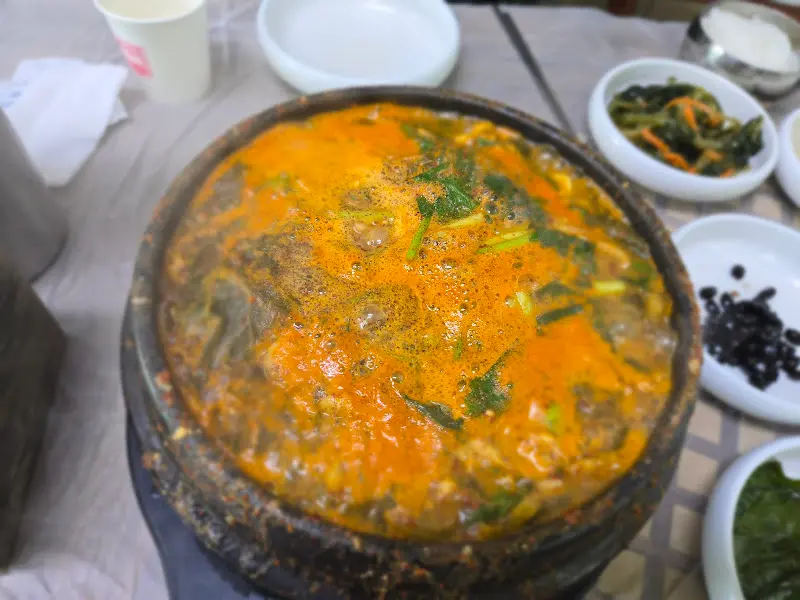 뜨끈한 국물이 일품인 매운탕