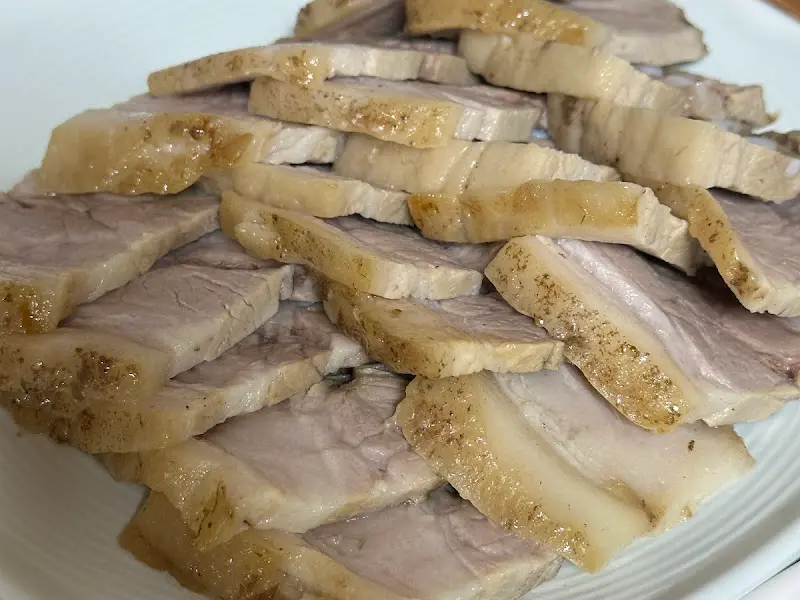 윤기가 자르르 흐르는 수육