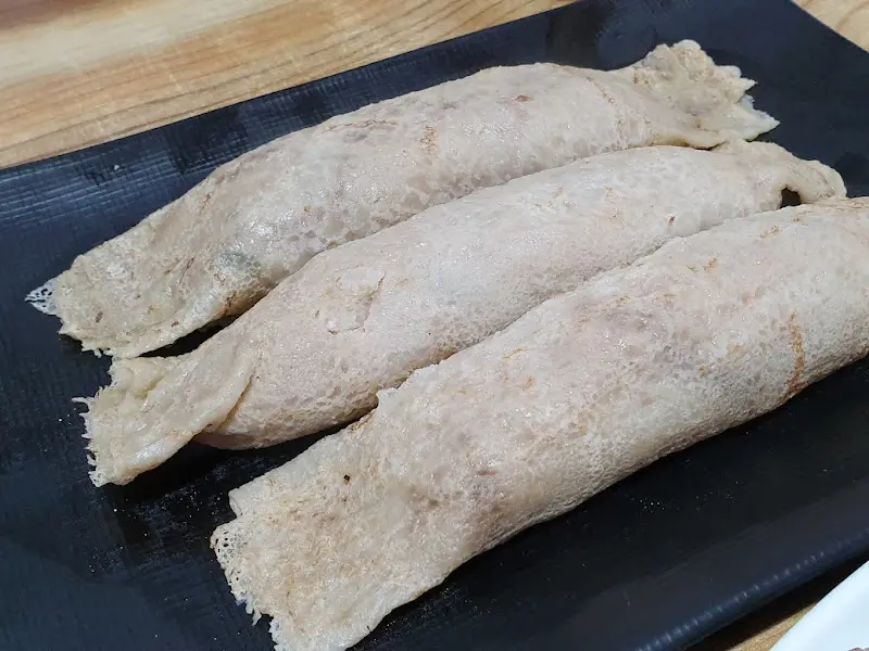 따뜻하고 두툼한 메밀전병