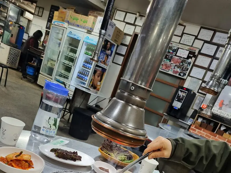 연탄불에 구워지는 한우