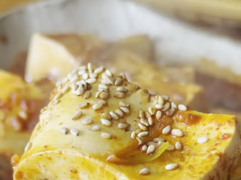 윤기가 자르르 흐르는 두부두루치기