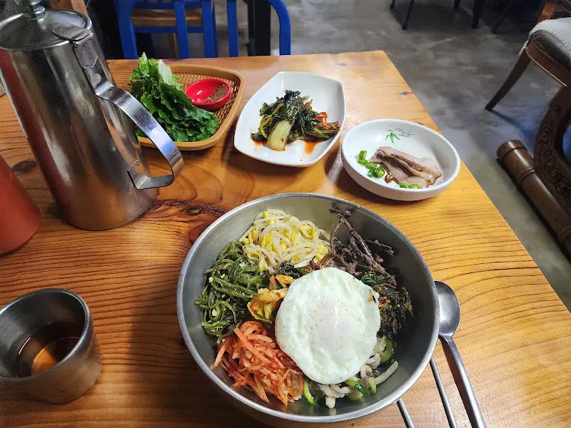 보리밥과 함께 나오는 수육