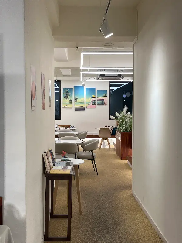 카페 내부 인테리어