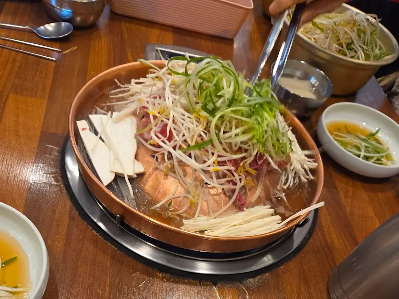 불판 위에서 익어가는 불고기