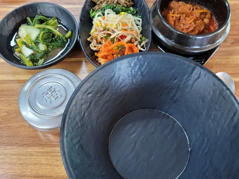 다채로운 반찬들