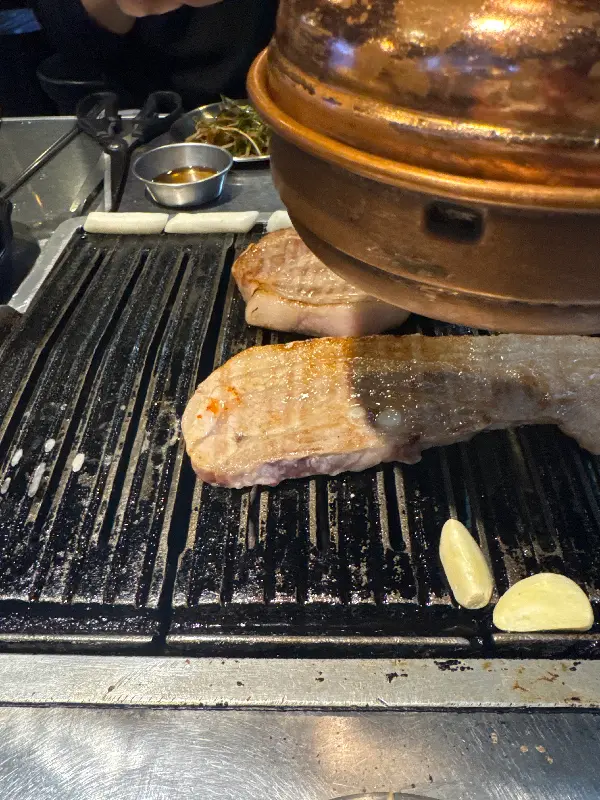 고기 굽는 모습