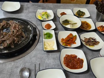 60년 전통의 손맛, 홍성 광천시장 맛집 한밭식당 소불고기의 깊은 풍미