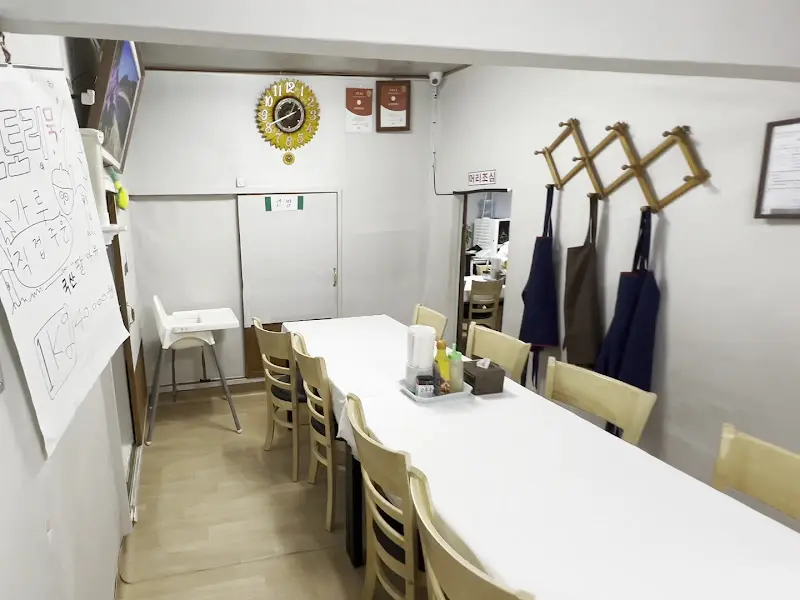 유천막국수 내부