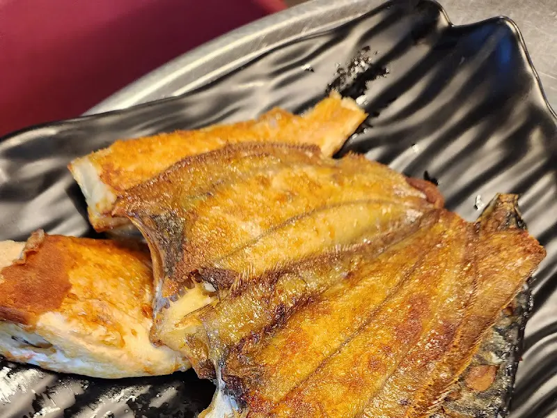 노릇노릇 구워진 가자미