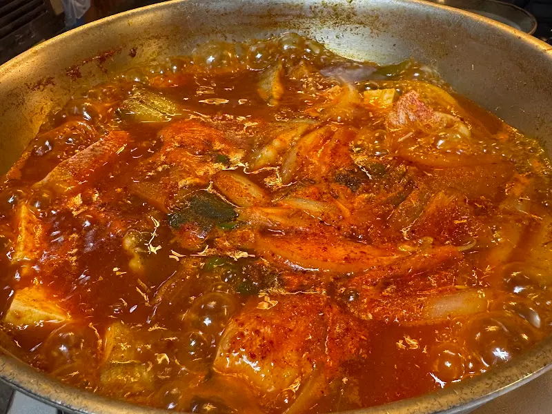 보글보글 끓는 김치찌개
